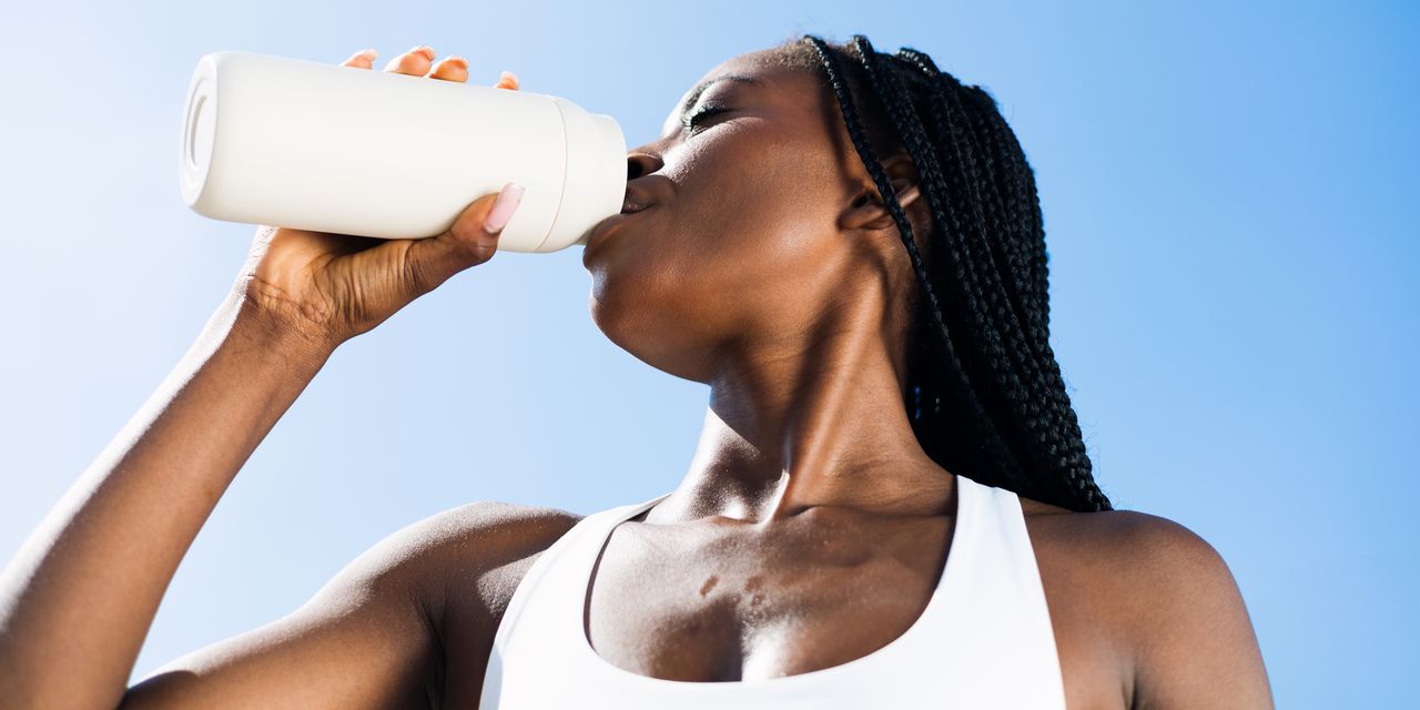 here’s-how-to-actually-hydrate-properly-during-your-hot,-sweaty-outdoor-workout